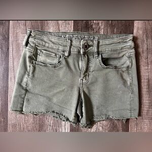 American Eagle Womens Midi Super Super Stretch Green Denim Shorts Sz 2